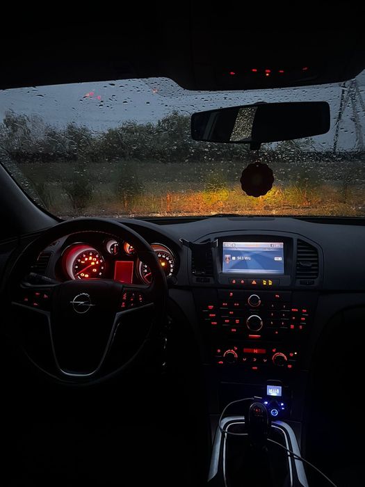 Vand sau schimb opel insignia 2009