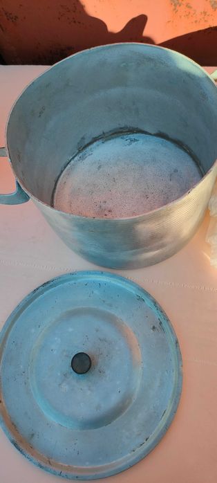 Кастрюли разные б/у