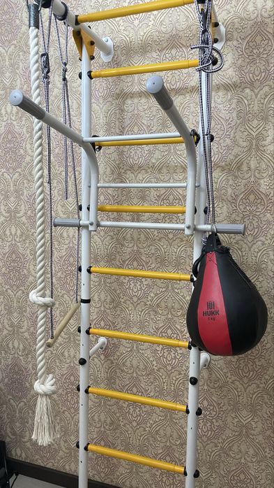 Шведская стенка в подарок боксерская груша