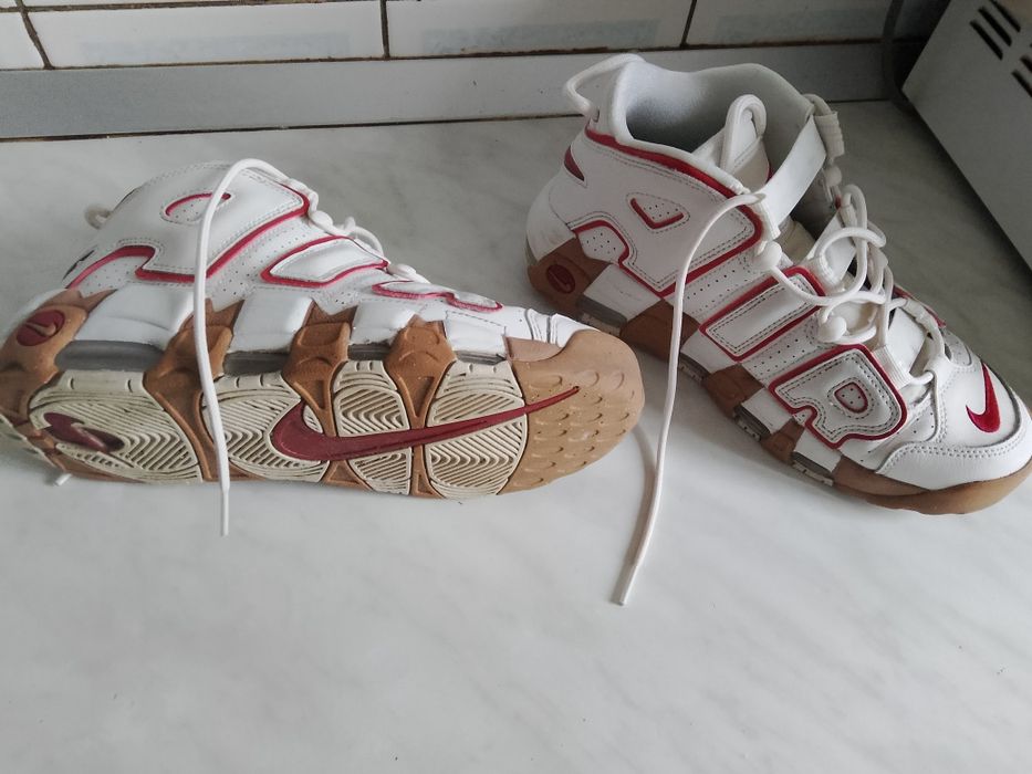 Vând Nike Air more uptempo