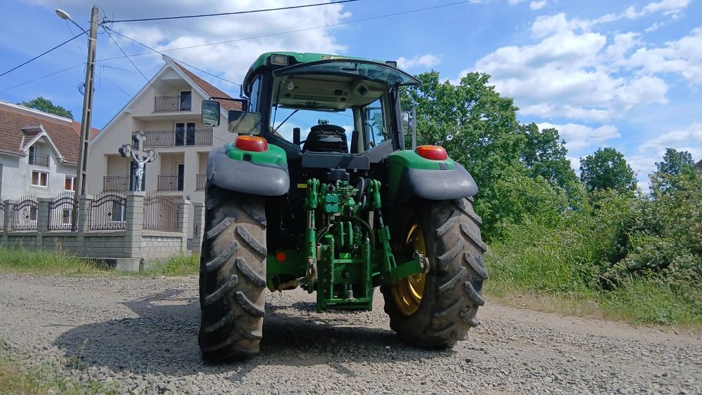 Tractor Jhon Deer 6220 cu incarcator anul  2006