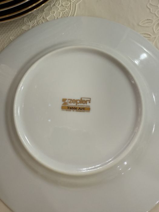 Продам столовый набор 12 персон 42 предмета предмета