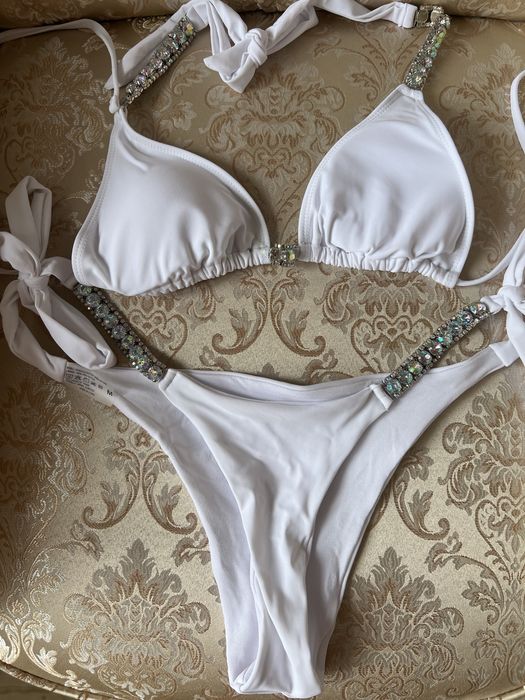 Продам НОВЫЙ шикарный купальник