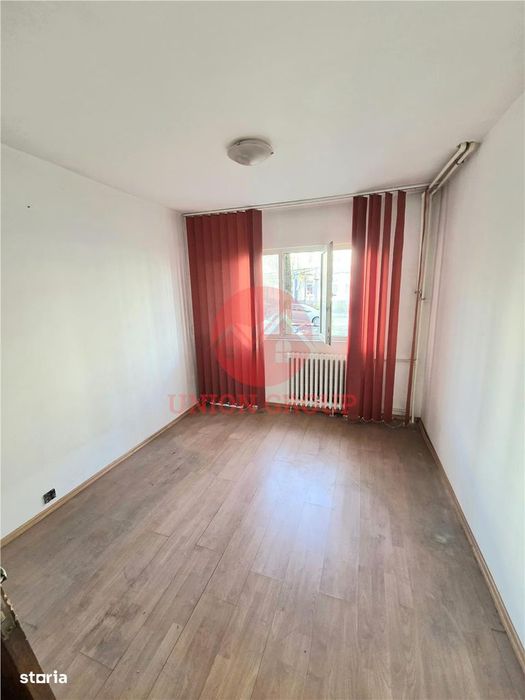 Apartament 3 Camere, Decomandat, Inel 2