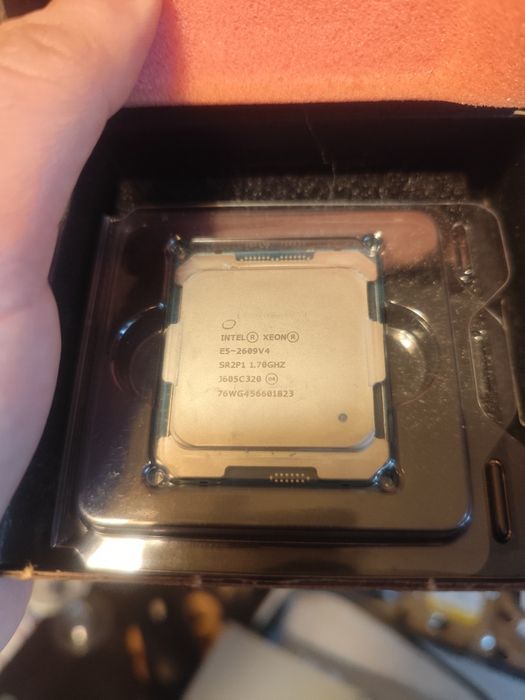CPU Intel XENON 2609  1.70 GHZ