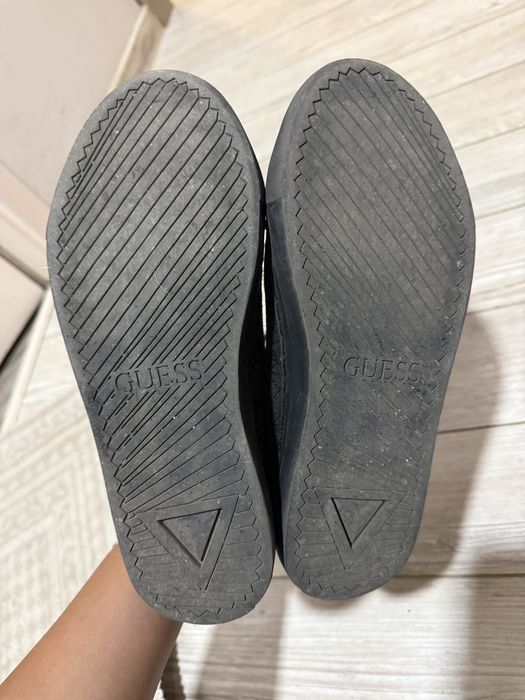 Маратонки Guess 38 размер