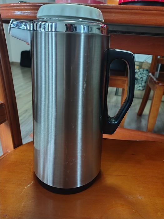 Термоси различни