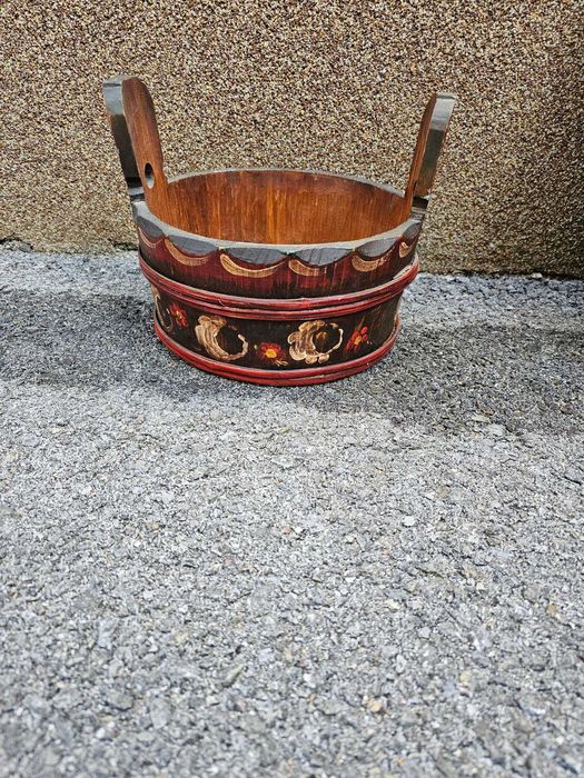 Витрина за стена