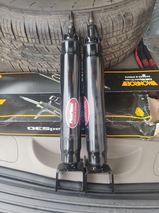 Чисто нови задни амортисьори за Додж Дуранго,джийп Гранд чероки