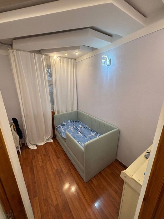 Продам чиланзар 5.  Балкон 2*6.  Двух комнатная