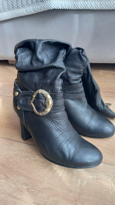 Продам кожанные демисезонные сапоги