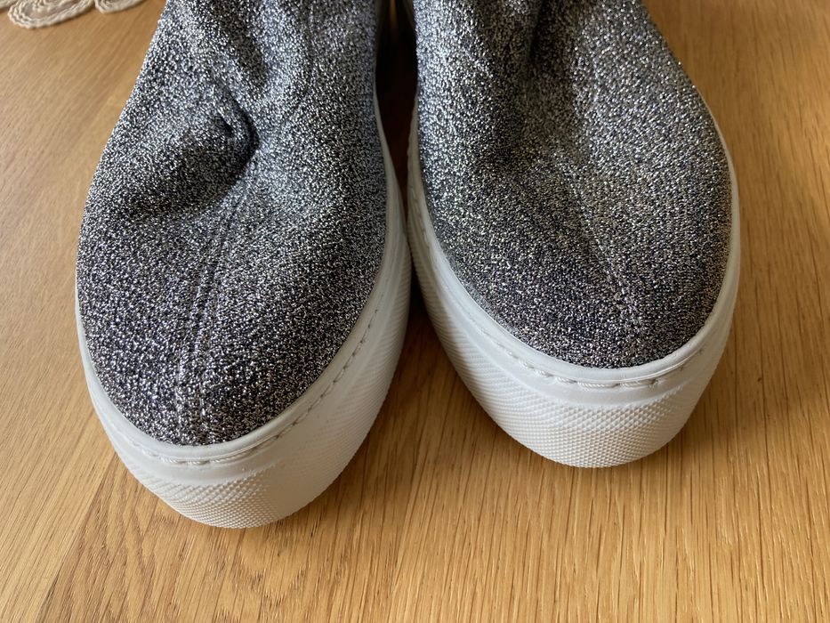 Pantofi sport argintiu-sclipicios noi 37