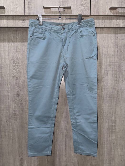 Продам брюки дефакто куплены в турции смотрите все фото  3 пары разные