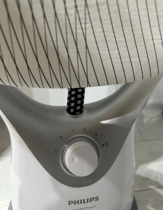 Aparat de calcat vertical Philips Confort Touch