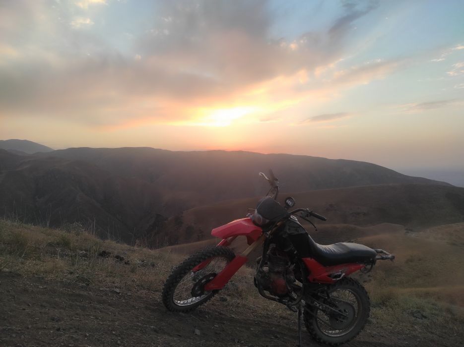 Продам эндуро  250 кубов
