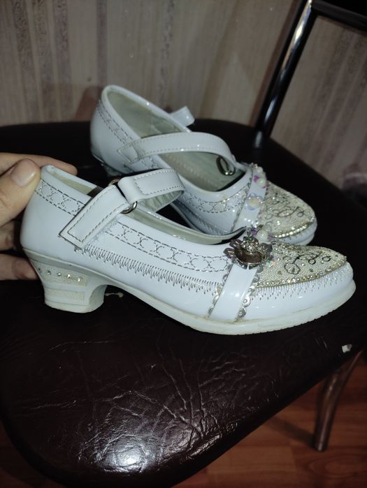 Туфли на девочку 27 размер