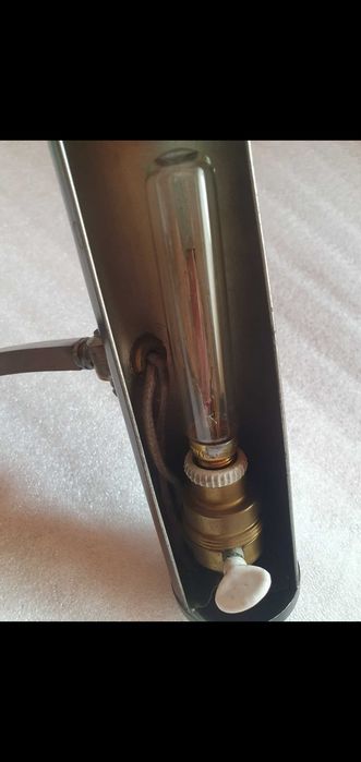Lampa tablou cu sistem de prindere