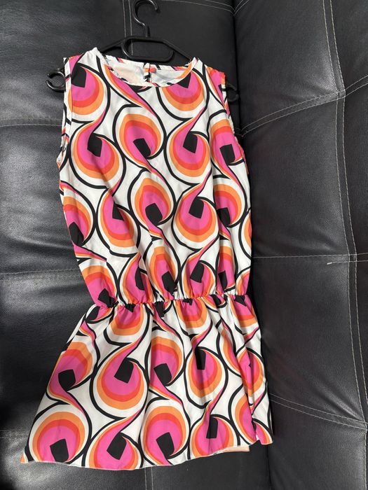 Къса рокля  с флорални мотиви без размер