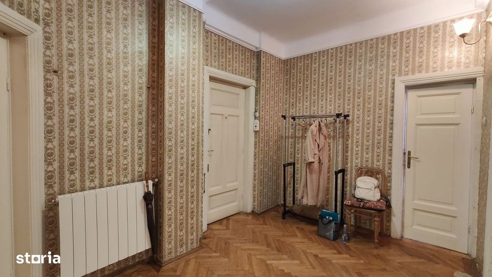 Apartament interbelic elegant cu terasă, pe Vasile Lascăr – lângă Daci