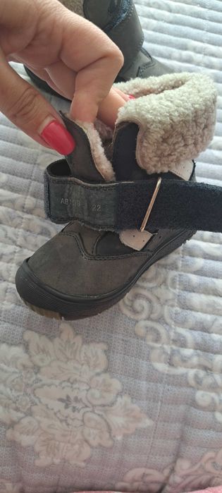 Ботиночки на зиму на мальчика 1-2годика