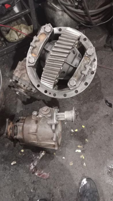 Редуктор и межосевой