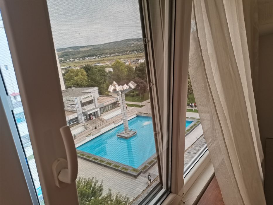 Inchiriez apartament pe termen lung două camere două balcoane