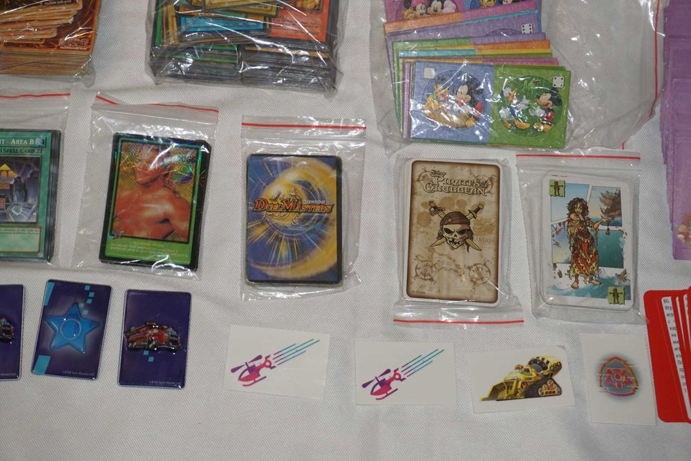 Лот от 1.4кг Различни Игри с Карти Yu-Gi-Oh/Duel Masters/Turtles Ninjas/Fixeez/Свежите Супергерой