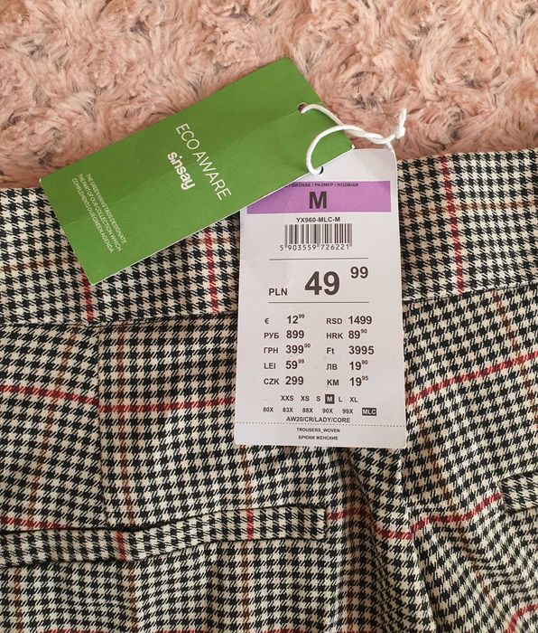 Pantaloni damă în carouri