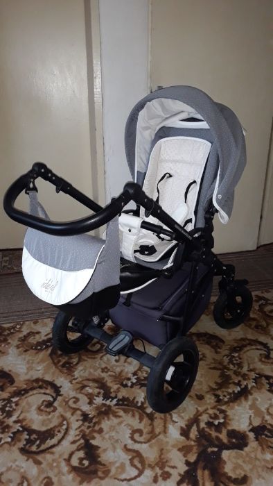 Бебешка количка .