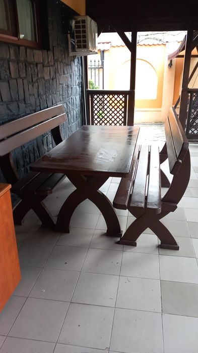 Vind masa cu 2 banci