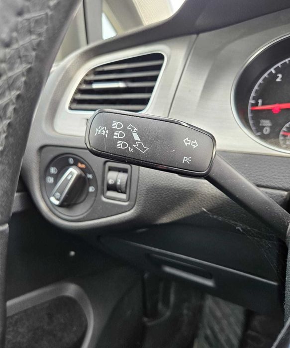 Volkswagen Golf 7 Variant Automat | Panoramic | Masaj | Navi | Cârlig