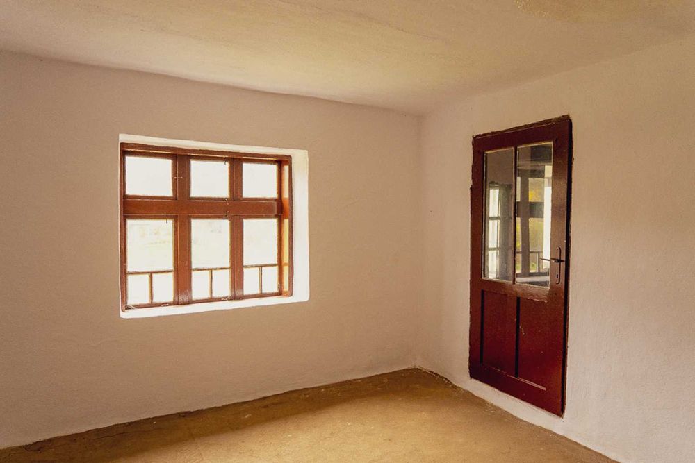 Продава се Къща в с. Слатина, Област Силистра - 200 кв.м за 29 €/кв.м - Снимка #1