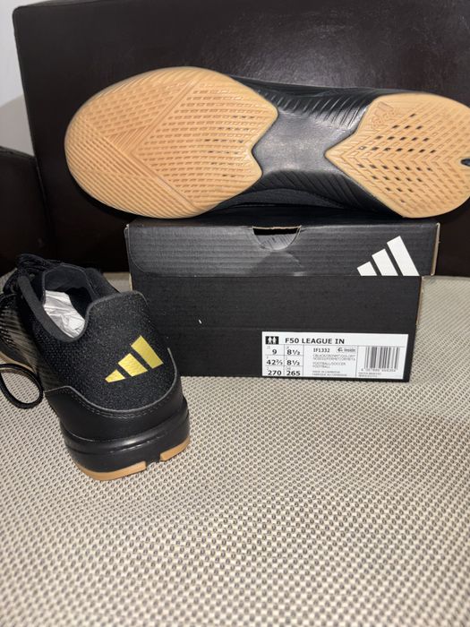 Нови футболни обувки за зала Adidas f50 league in