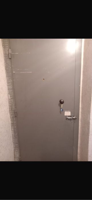 Продам железную дверь