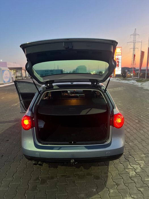 Vând Volkswagen Passat B6