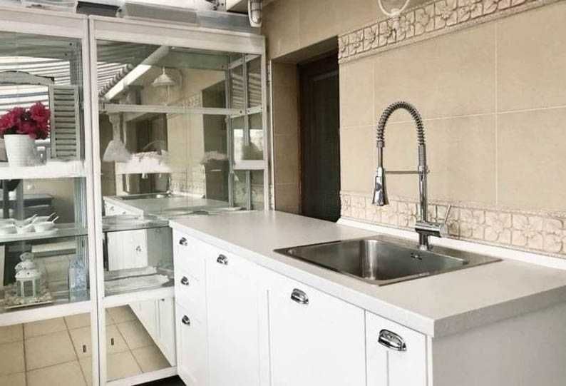 Дава се под наем Тристаен апартамент в София, Лозенец - 80 кв.м за 1047.03 € - Снимка #2