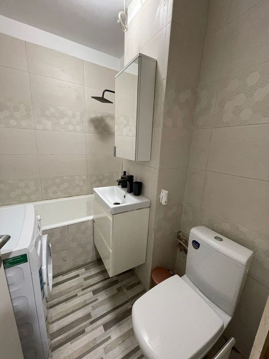 Vand garsoniera metrou Titan