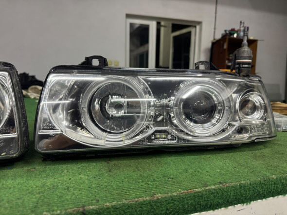 Кристални Фарове за БМВ Е36 с angel eyes