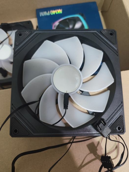 Fan argb 140 montech , noi cu controler