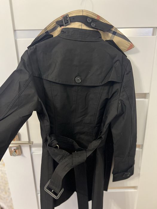 Trench Burberry nou, in cutie, marimea 38