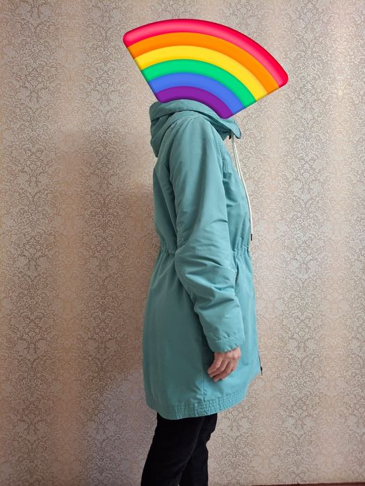 Продам весенние куртки