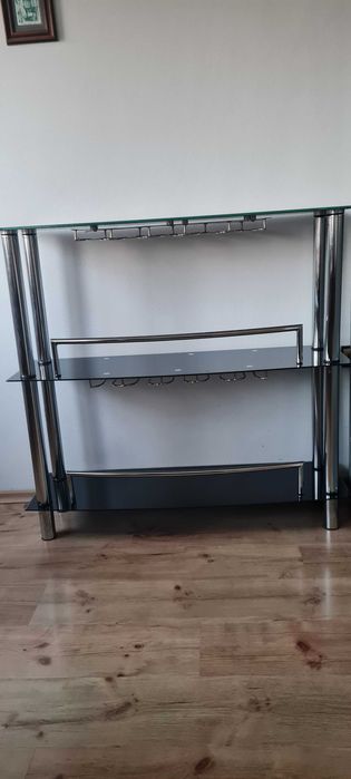 Продавам стъклена витрина/бар плот