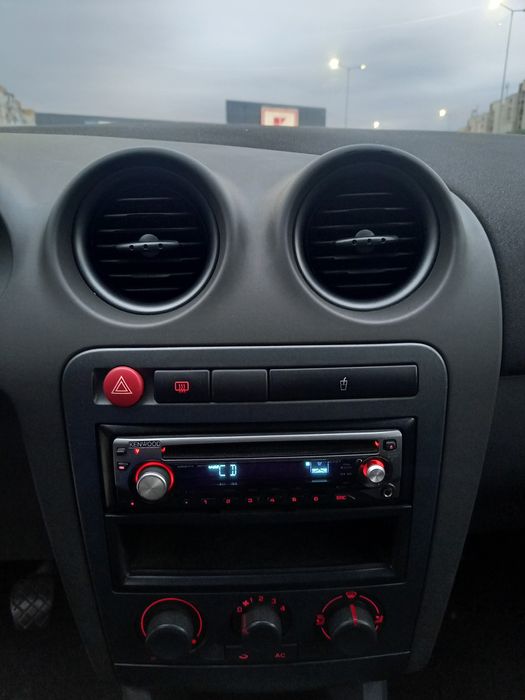 Сеат Ибиза 1.4 бензин