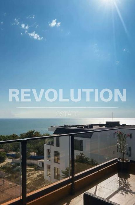 Тристаен апартамент в района на Галата!