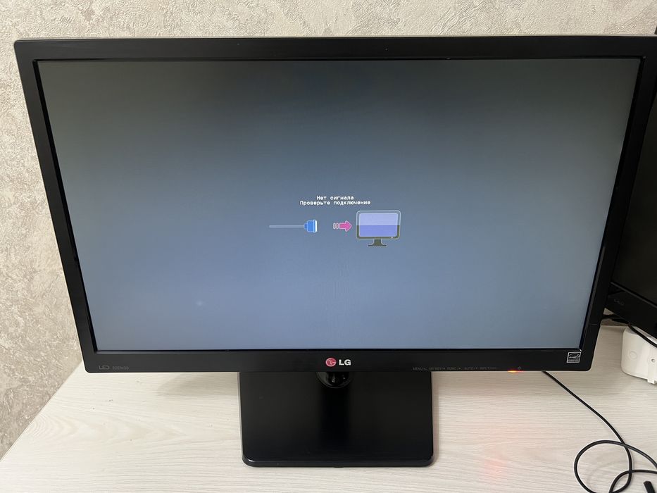 Продается монитор LG 22EN33S