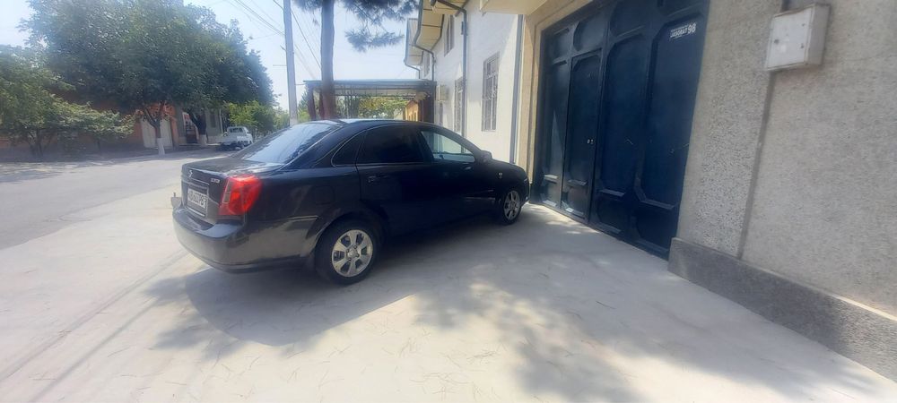 Gentra avtomat sotiladi