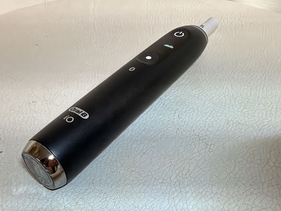 Periuta Oral B io9 Black
