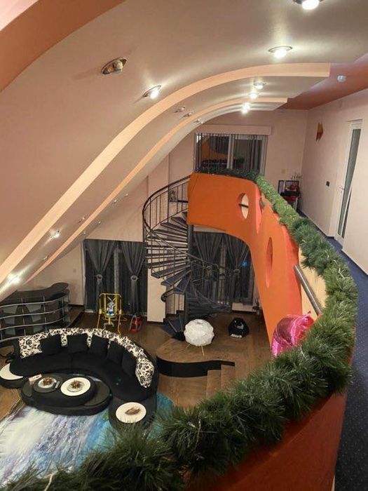 Casa de vanzare in Barlad, cu garaj, piscina, sauna , 1300 mp