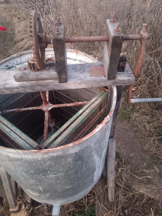 Vând centrifuga veche