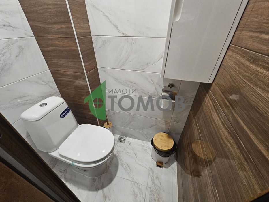 Луксозно обзаведен тристаен апартамент в Топ Център